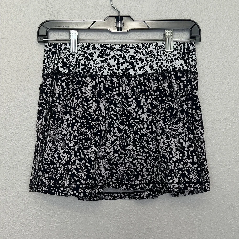 Lululemon Pace Rival Skirt Chirasu Black/Chirakasu Alpine White Size 4 Tall
